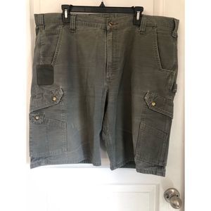 CARHARTT OLIVE GREEN SHORTS SZ 42